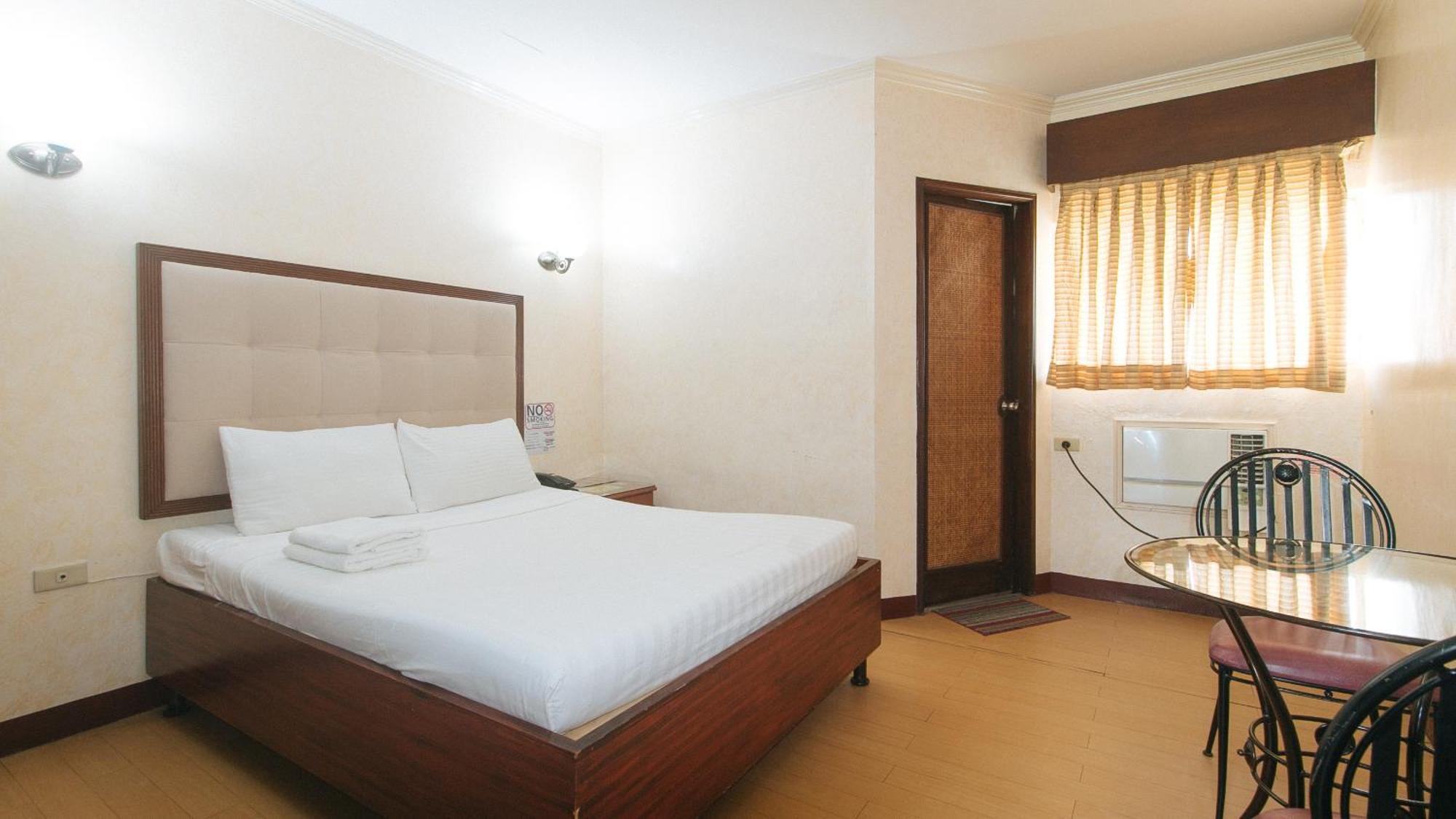 Bliss Hotel Dau マバラカット エクステリア 写真