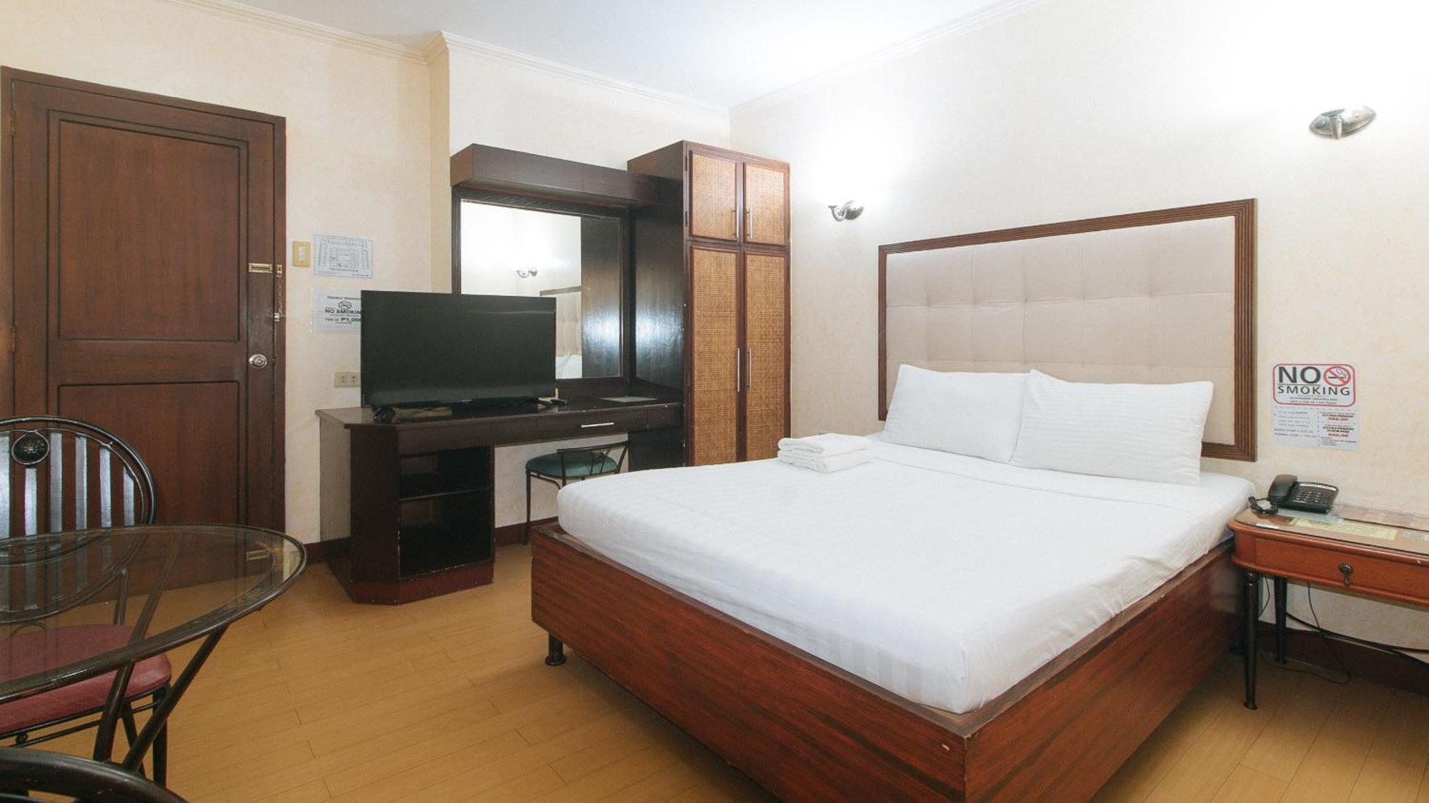 Bliss Hotel Dau マバラカット エクステリア 写真