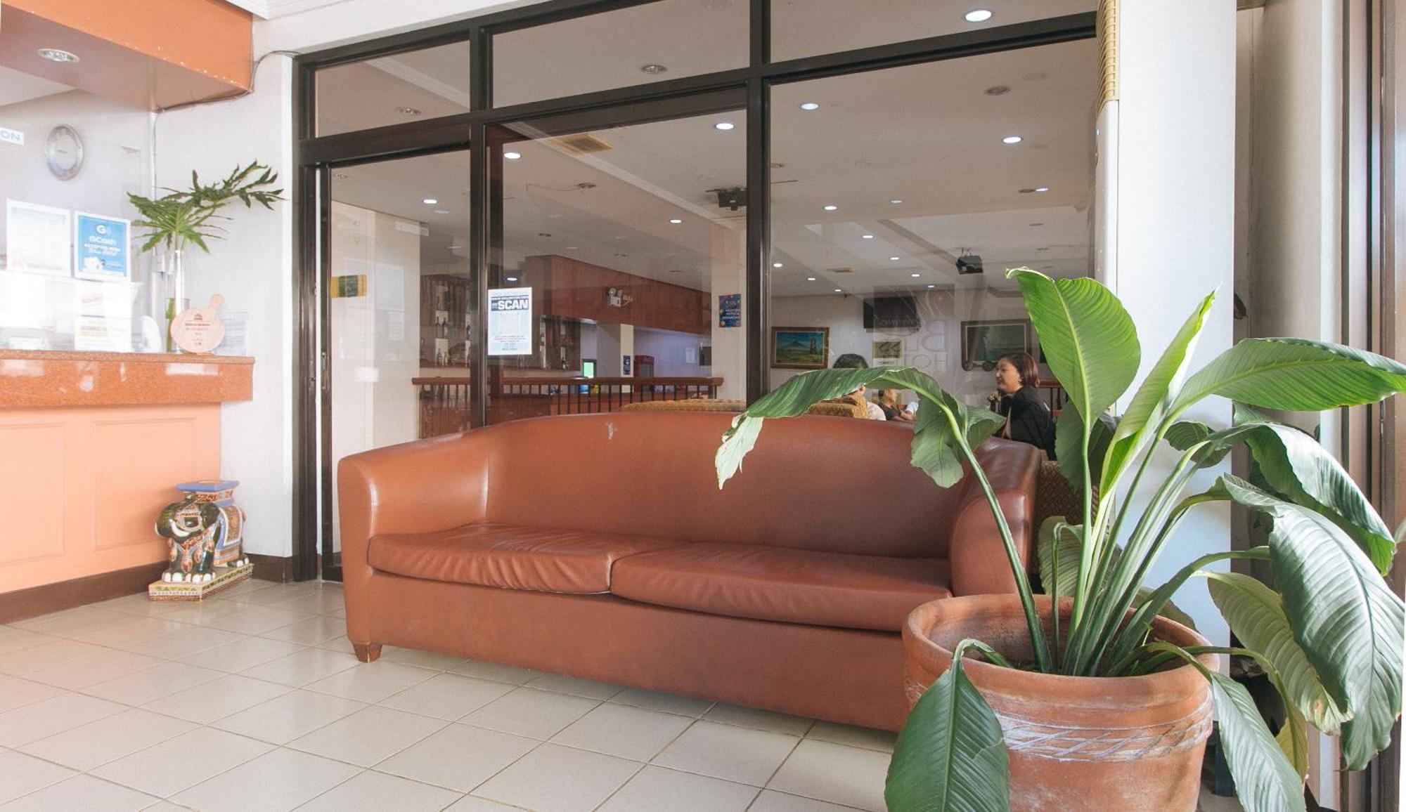 Bliss Hotel Dau マバラカット エクステリア 写真