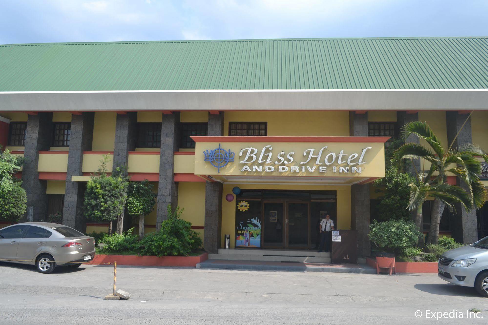Bliss Hotel Dau マバラカット エクステリア 写真